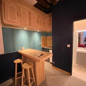 https://hotel-27.fr-paris.fr